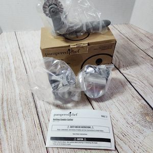 Pampered Chef Rolling Cookie Cutter #1442 Brand New In Box -Retired